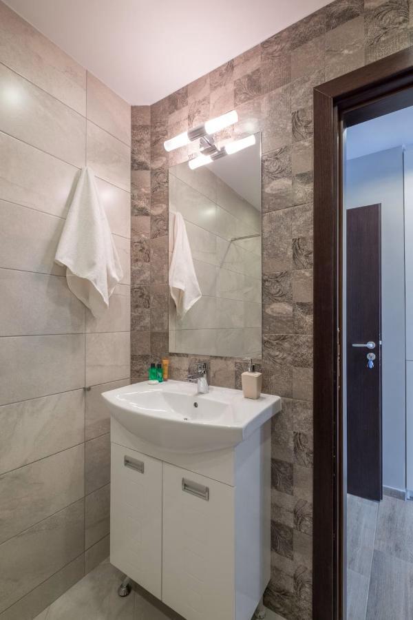 Quiet & Airy Modern Apt. Top Centre Free Parking 소피아 외부 사진
