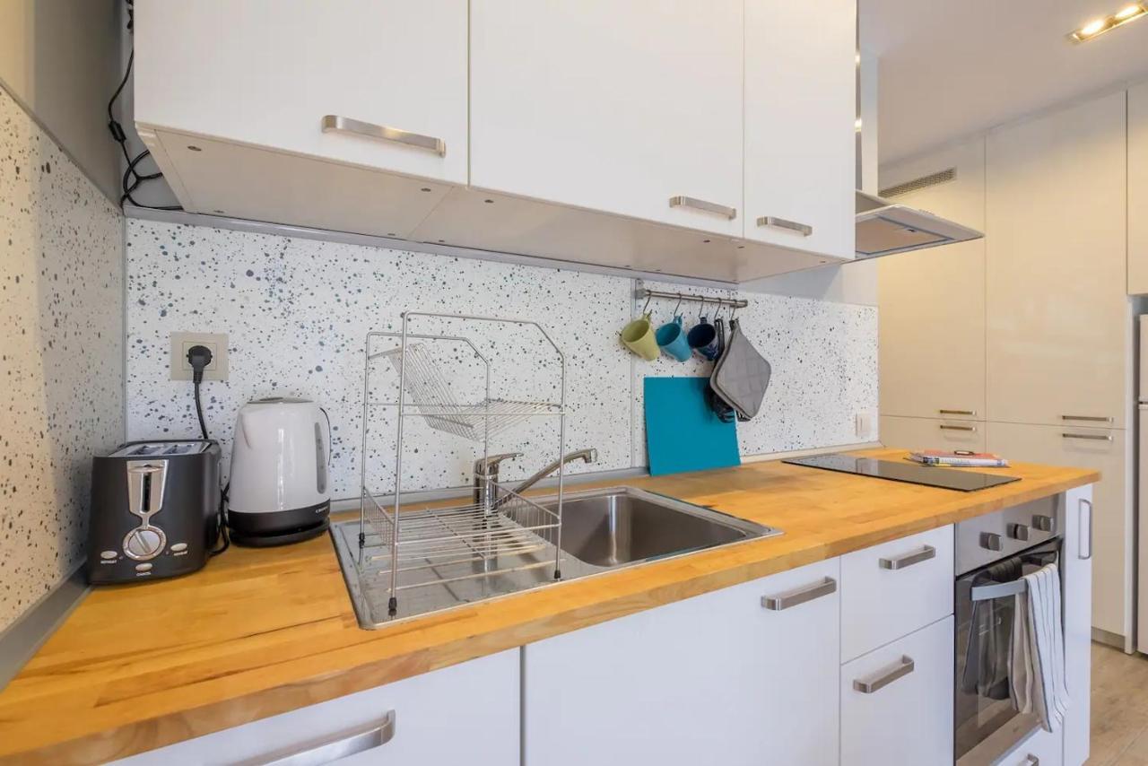 Quiet & Airy Modern Apt. Top Centre Free Parking 소피아 외부 사진